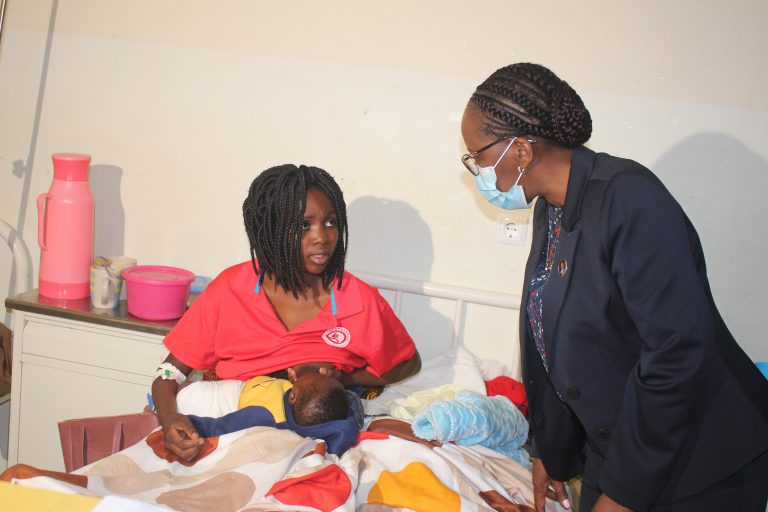 NIASSA - LINA PORTUGAL VISITA MATERNIDADE DO HOSPITAL PROVINCIAL