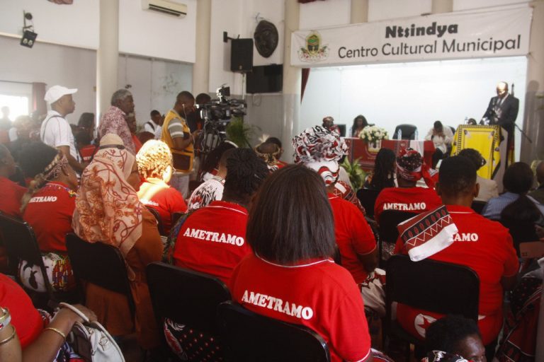 21a cerimônia da comemoração do dia 31 de Agosto, dia da medicina tradicional Africana. Foto de Santos Vilanculos