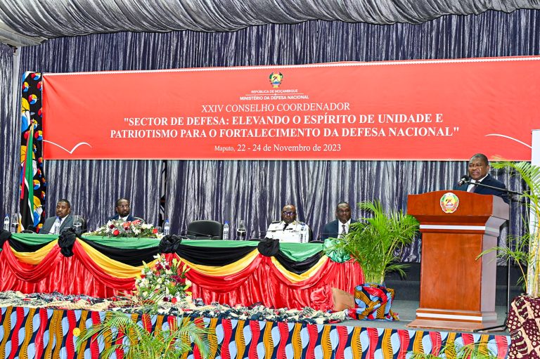 FILIPE NYUSI ESTRANGEIRO