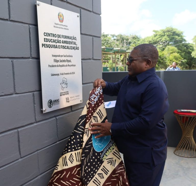 Presidente da República, Filipe Nyusi, inaugura Centro de Educação Ambiental no Parque Nacional de Maputo