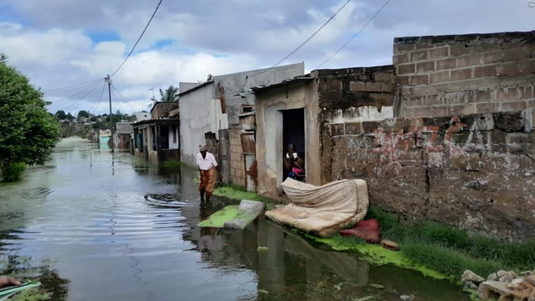Inundacoes no bairro do hulene em Maputo