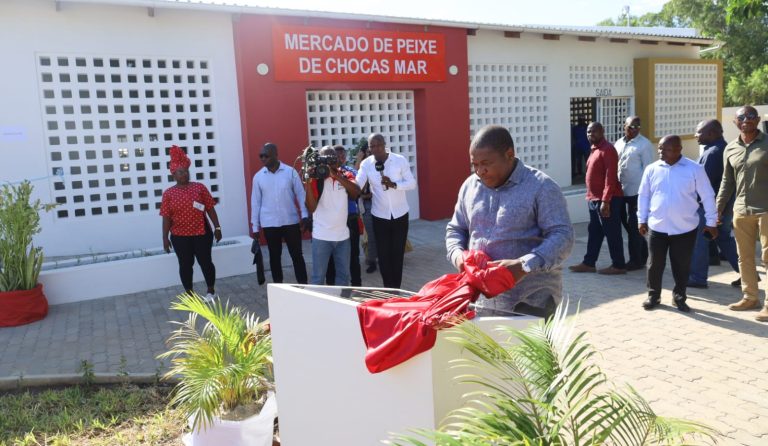 PR inaugura Mercado de Peixe de Chocas Mar (1)