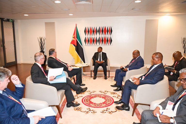 PR reun-se em Kigali com CDEO da Total Energies