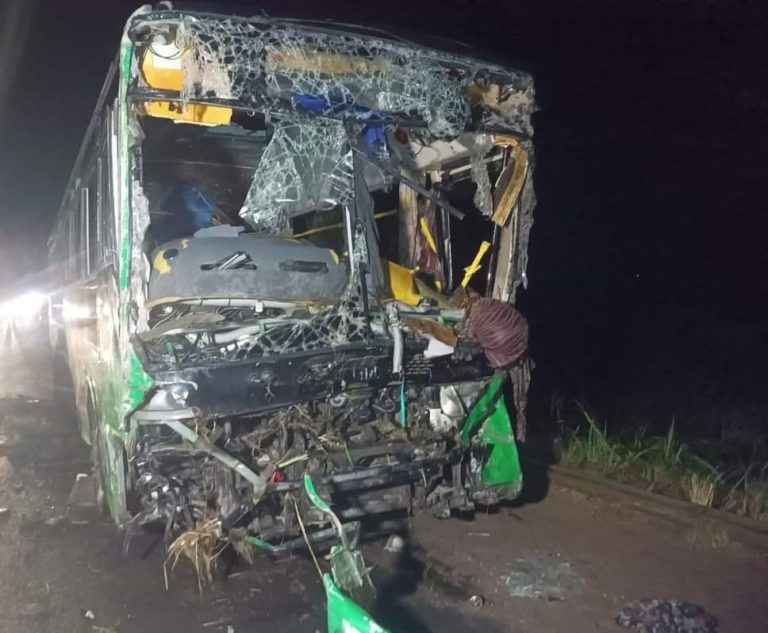 autocarro acidente 23 mortos