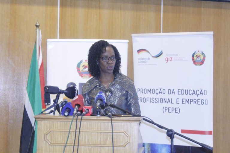 secretária permanente da Secretaria de Estado da Juventude e Emprego, Ivete Alane