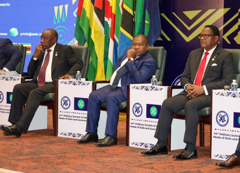 Presidente da Republica, Filipe Nyusi (centro), na Cimeira da SADC
