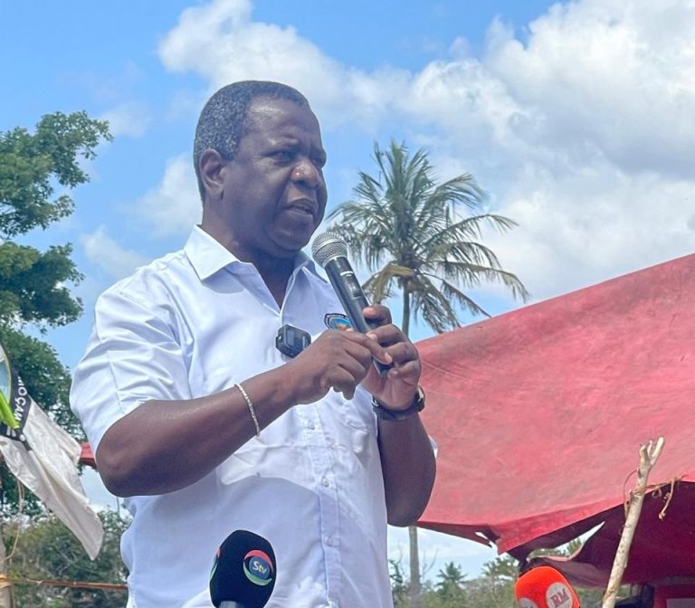 Lutero Simango, candidato presidencial do MDM