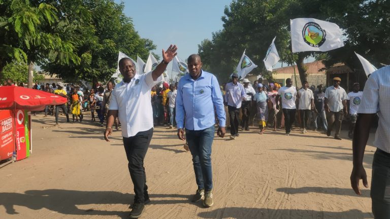 Lutero Simango em Namacurra