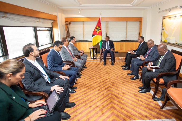 Nyusi reune-se com DPWorld