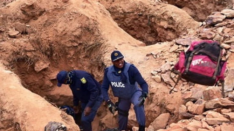 Illegal-mining-in-South-Africa-7gdoqgw1d6wd2z8o3yw1svhbog0ekqu2i18j3fg51kw