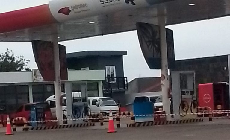 Bomba de combustivel encerrada na Matola