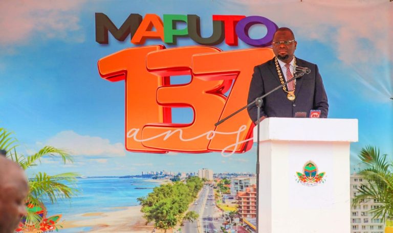 Edil de Maputo, Rasaque Manhique, nas celebrações do 137º aniversário da cidade de Maputo