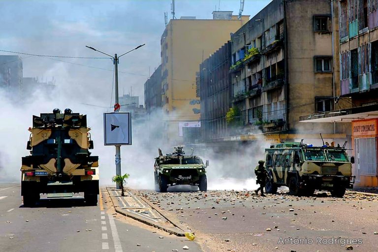 Manifestacoes no Centro de Maputo