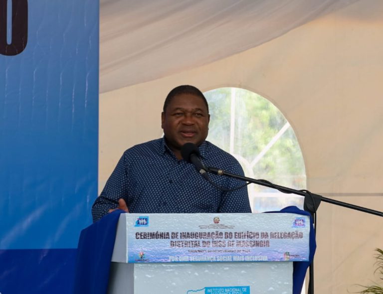 Presidente da Republica, Filipe Nyusi, na inauguracao do novo edificio do INSS em Massingir