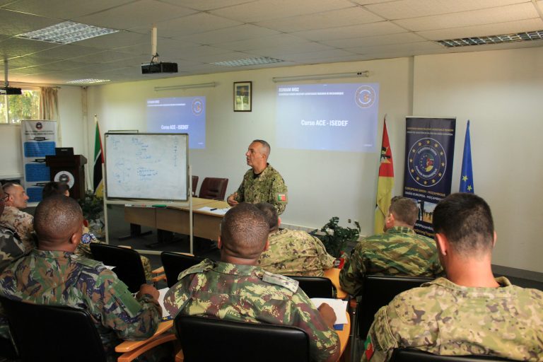 Abertura do Curso de Elementos de Comando Administrativo (ACE) para as Forças Armadas de Defesa de Moçambique (FADM)