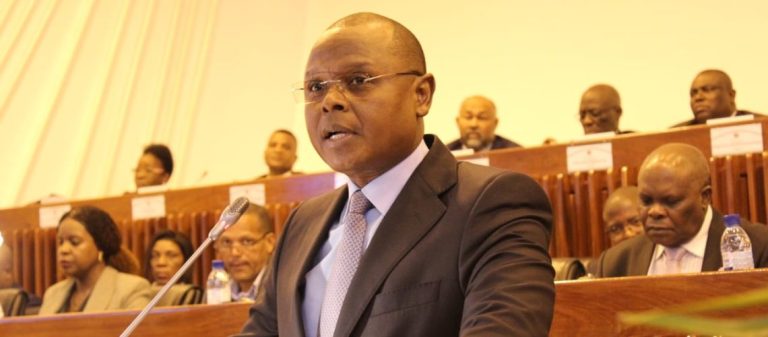 Americo Letela da PGR no Parlamento