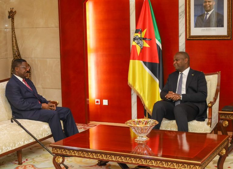 PR recebe Embaixador de Angola (2)