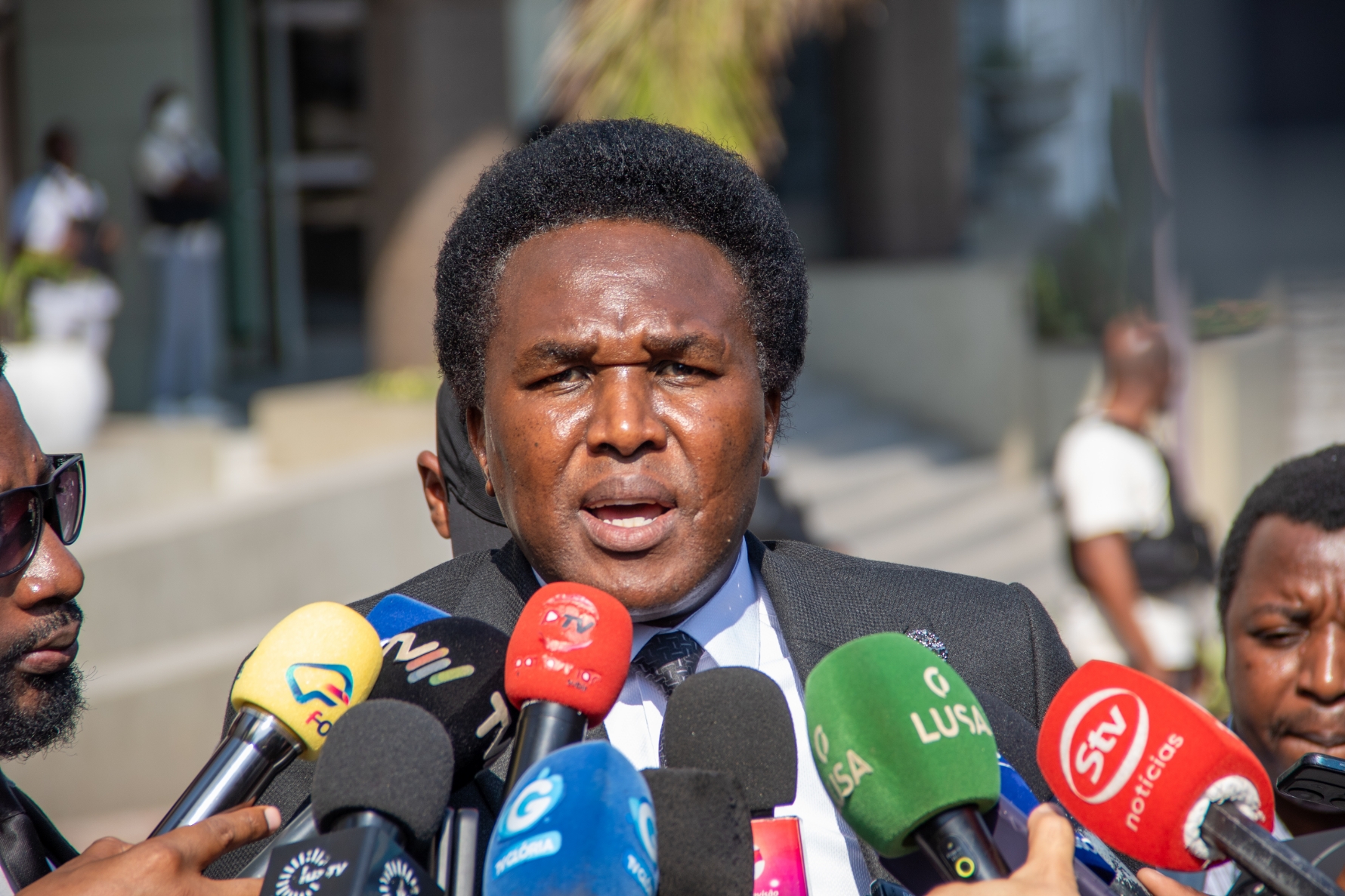 Venâncio Mondlane acusa Frelimo de utilizar forças de segurança para intimidar a oposição em Moçambique