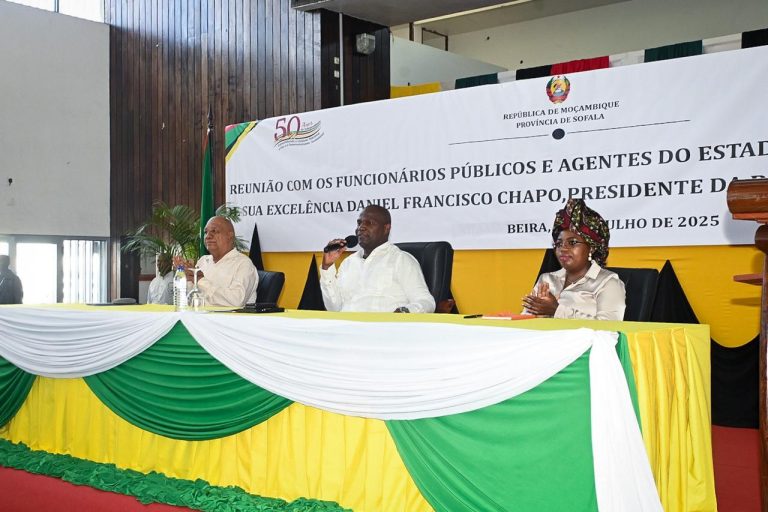 PR reune com Funcionarios e Agentres do Estado de Sofala. (1)