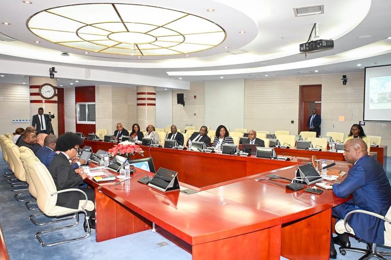 Presidente da República em reunião de trabalho com o Conselho Superior da Comunicação Social (CSCS) (6)