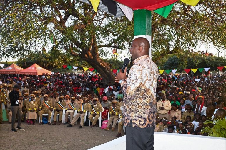Presidente da República realiza comício popular no distrito de Mocuba (7)