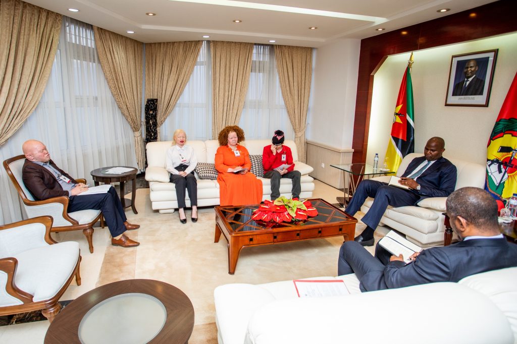 Presidente-da-Republica-recebe-Delegado-Regional-Centro-e-Norte-da-Associacao-de-Apoios-a-Albinos-de-Mocambique-4