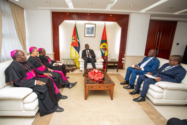 Presidente da República recebe, em audiência, a Conferência Episcopal de Moçambique (3)
