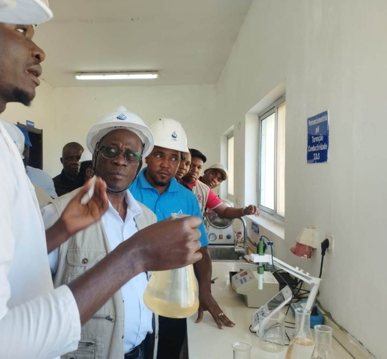 Laboratorio de conntrolo de qualidade de agua