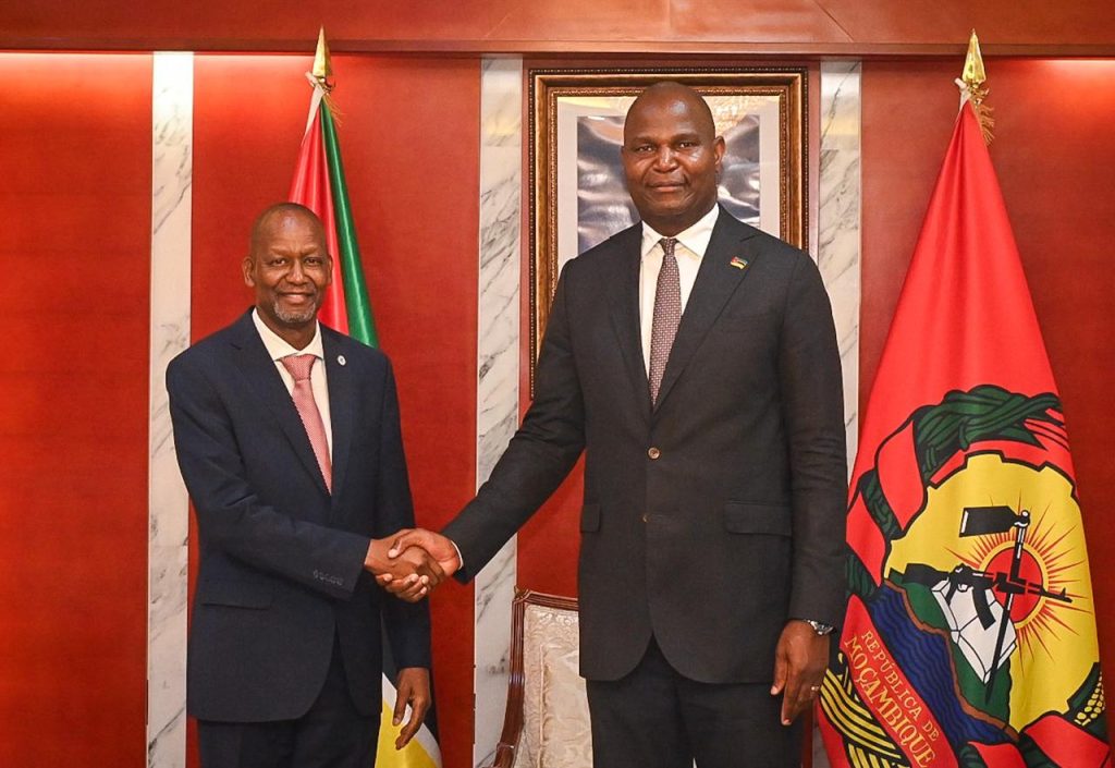 Presidente da República mantém encontro de trabalho com o Secretário Executivo da SADC (1)