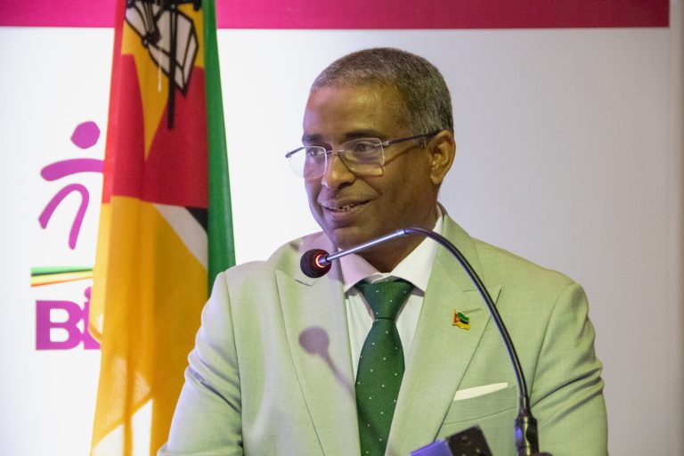 Ministro da Saúde, Ussene Isse na Reunião Nacional do Programa Geração BIZ