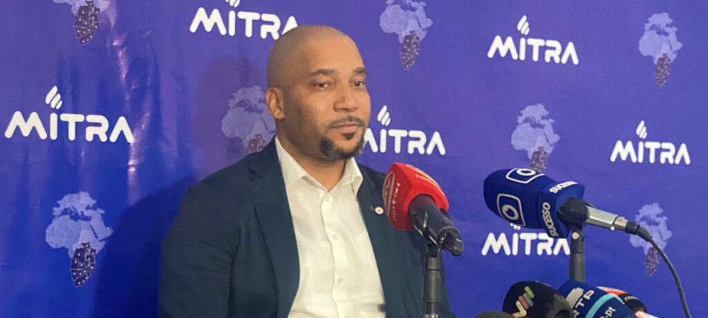 MITRA ENERGY , filho de Lucia Ribeiro