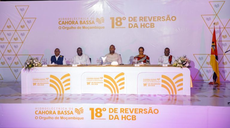 Presidente da República dirige, em Songo, celebrações alusivas ao XVIII aniversário da reversão da HCB8