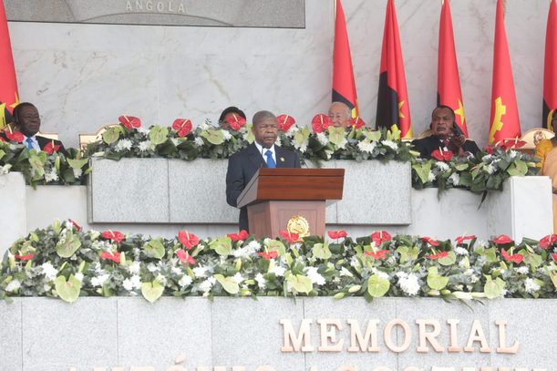 Screenshot 2025-11-12 at 00-20-05 Chefe de Estado fala à Nação na Praça da República