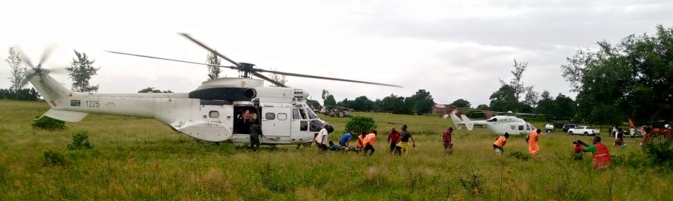 Helicopetros na Forca Aerea Sul Africana para operacoes de resgate