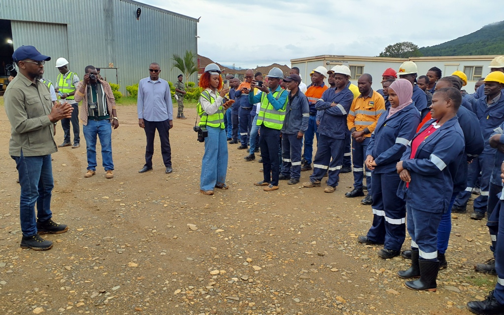 Ministro da Defesa Cristovao Chume