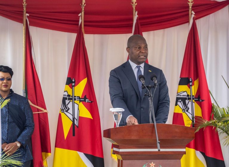 Presidente da República dirige, na cidade de Maputo, a cerimónia central de celebrações do 3 de Fevereiro, o Dia dos Heróis Moçambicanos1