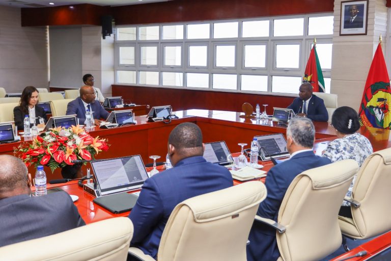 Presidente da República recebe em audiência o Director de Divisão do Banco Mundial para Moçambique4