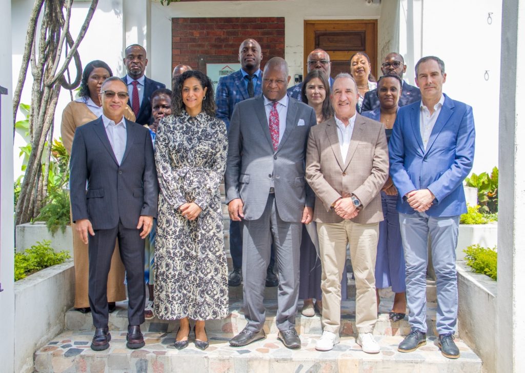 Foto família: A CTA recebe delegação da Confederação Empresarial da Comunidade dos Países de Língua Portuguesa (CE-CPLP)