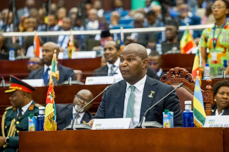 Presidente da República participa, em Malabo (Guiné Equatorial) na Cimeira da OEACP 6(1)