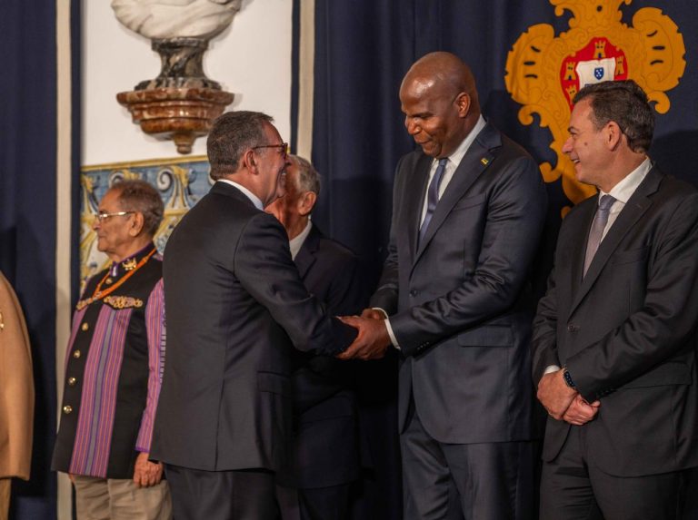 Presidente da República participa na investidura do Presidente eleito de Portugal4