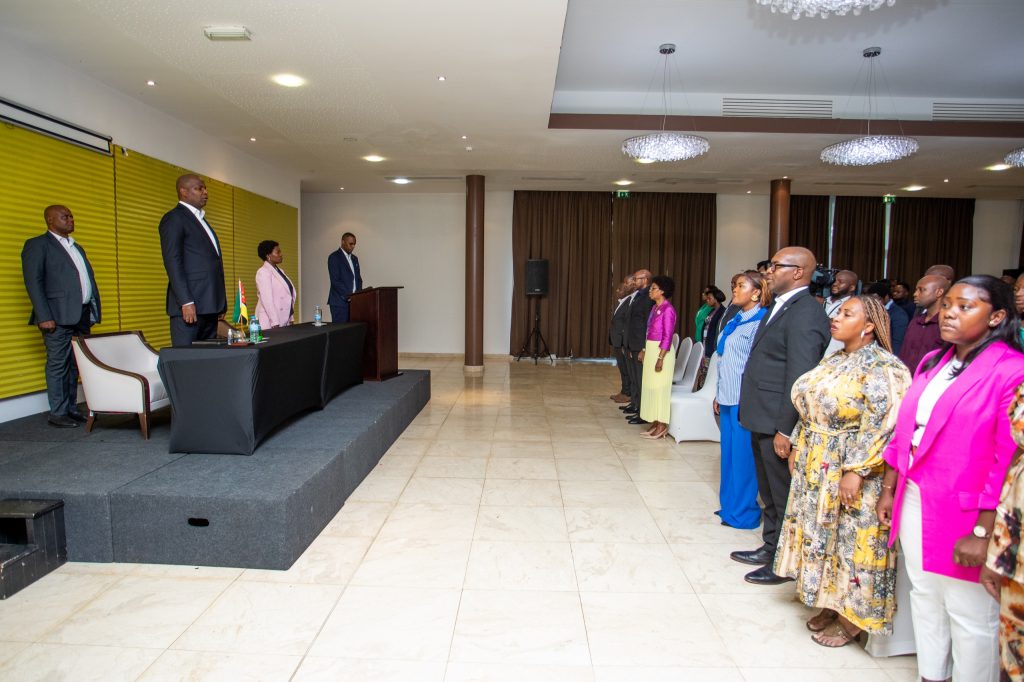 Presidente da República reúne-se, em Malabo, com a comunidade moçambicana residente na Guiné Equatorial10