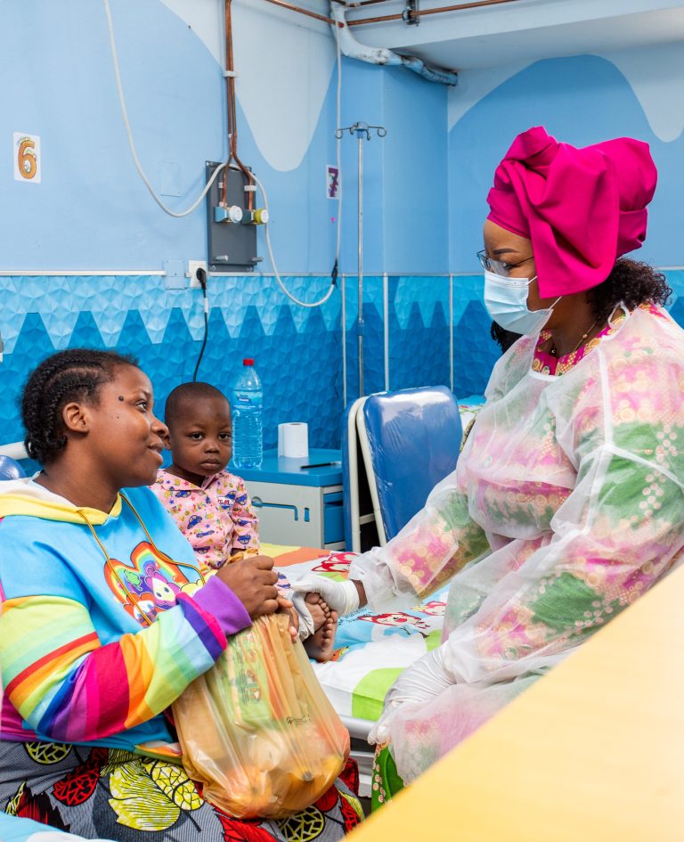 Primeira-Dama visita Onclologia Pediátrica do Hospital Central de Maputo7
