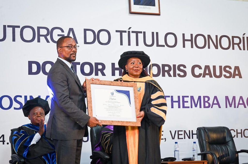 Cerimónia de atribuição do título póstumo de Doutor Honoris Causa a Josina Machel pela UniSave4