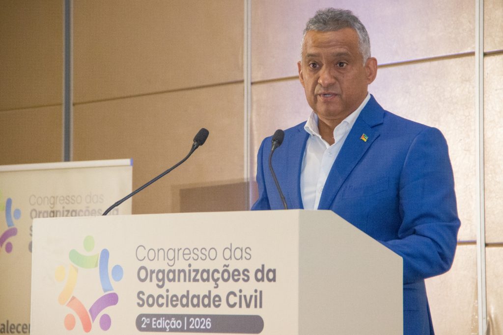 Ministro da Planificação e Desenvolvimento, Salim Valá, profere o discurso de abertura na 2° Edição do Congresso das Organizações da Sociedade Civil