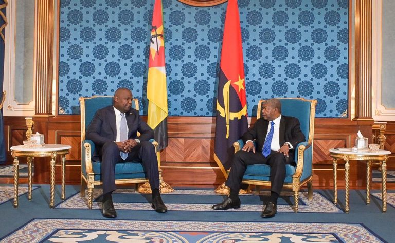 Encontro, em Luanda, entre os Presidentes de Mocambique e Angola a margem da Cimeira de Investimento do Forum Global do Turismo 2026 5
