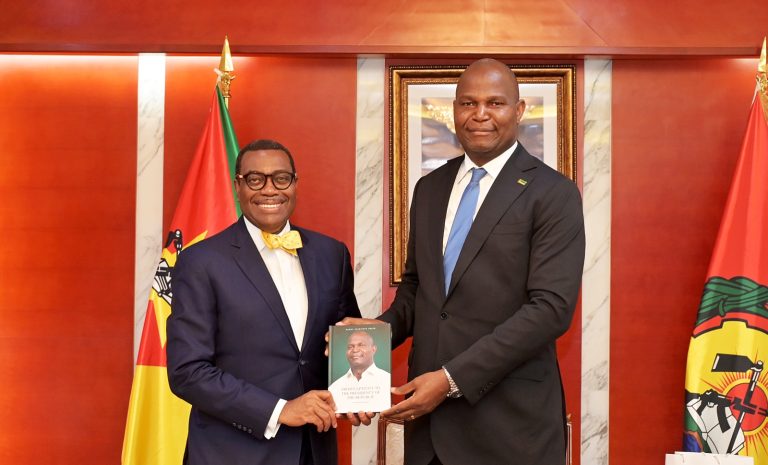 Presidente da Republica mantem encontro de trabalho em Maputo com o antigo presidente do Banco Africano de Desenvolvimento Akinwumi Adesina5