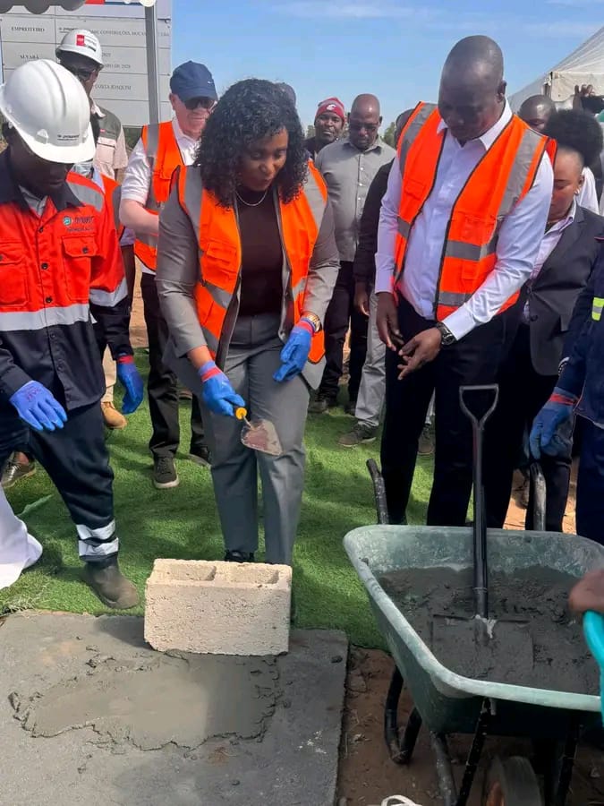 Lancamento da Primeira Pedra  de Pessene esola secundaria